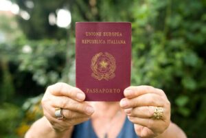 how to get a passport in italy